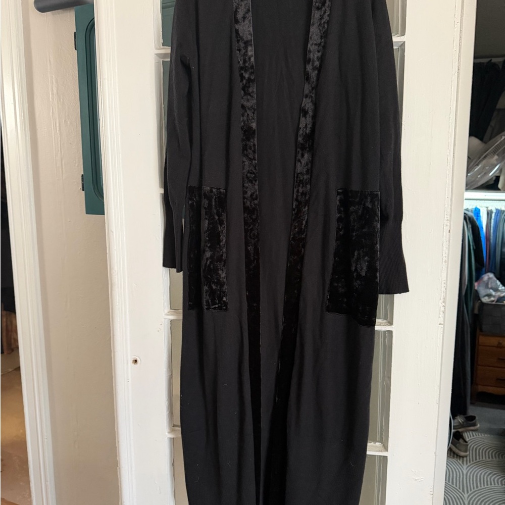 Halston Heritage Black Velvet-Trimmed Robe